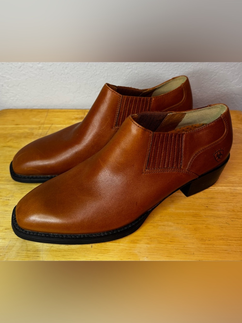 Ariat Womens Leather Slip On Western Shoes Size 8.5 Brown New